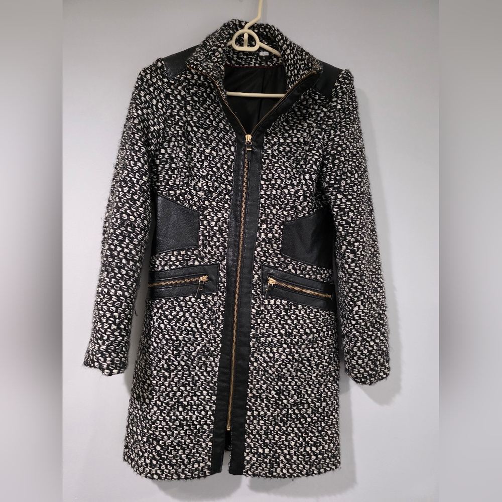 VIA SPIAGA Black and White Women's Coat